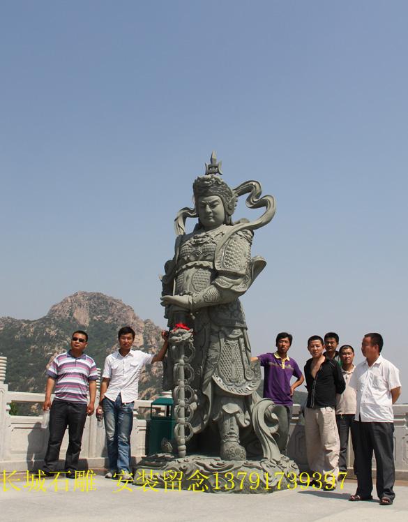 石雕韋馱塑像既充滿了柔性，又有武士氣質(zhì)的剛毅，符合中國傳統(tǒng)審美觀念中所追求的中和之美，線條流暢自然，制作精細傳神，在細部的勾勒上表現(xiàn)出元代雕塑技法之精湛。