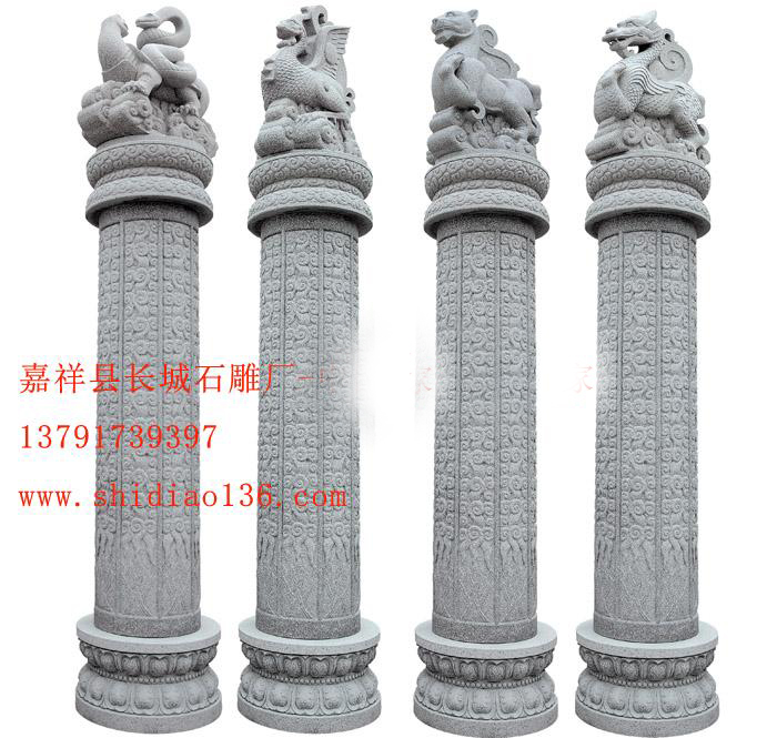 石雕四大神獸在擺放的位置上也是有講究的，東為青龍，西為白虎，南為朱雀，北為玄武。我國講究的是風水，所以都要按照風水的最佳位置擺放四大神獸雕刻。而四大神獸的雕刻更是我國石雕藝術的一種文化體現。