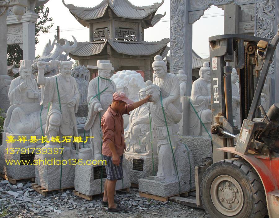 石雕二十四孝從雕刻廠房運到公司展覽地方。