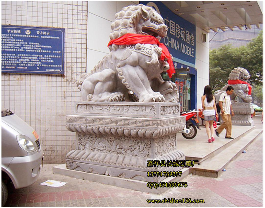 中國人從古至今都把石雕獅子視為是風水吉祥物，因此在我國許多的旅游景點之中，我們都是能夠隨處見到石獅子的身影。