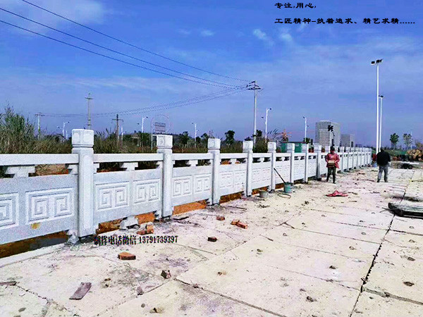 景觀欄桿圖片和圖案的選購以及安裝事項(xiàng)